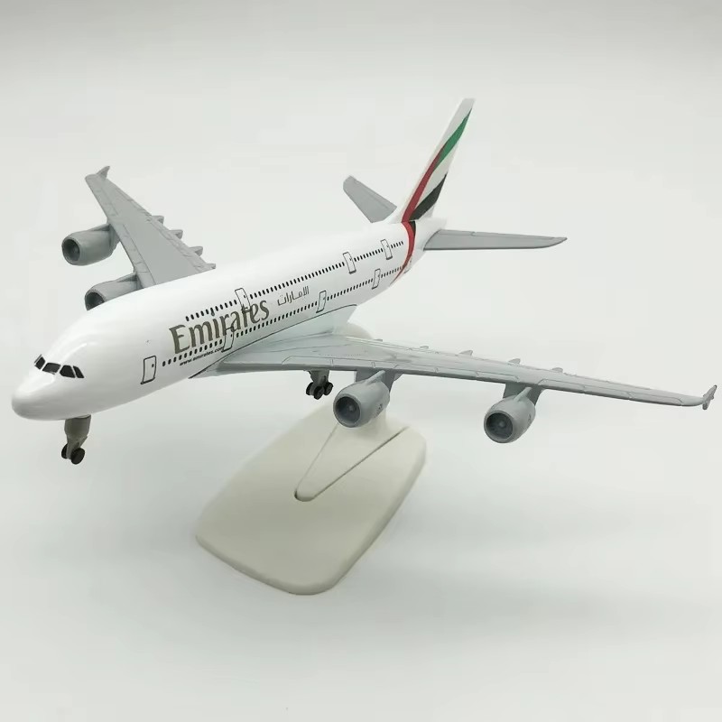 20CM A380 Emirates Airline 1:4 - Model Airplane Plastic ulasan dan harga