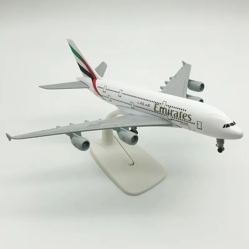 20CM A380 Emirates Airline 1:4 - Model Airplane Plastic ulasan dan harga